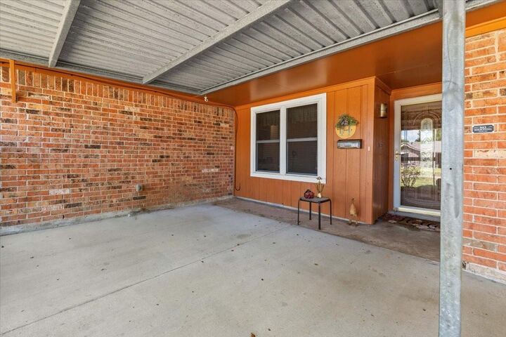 Property Photo: 1209 E Brown Lane TX 77536