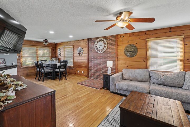Property Photo:  1080 150th Avenue  IA 50138 