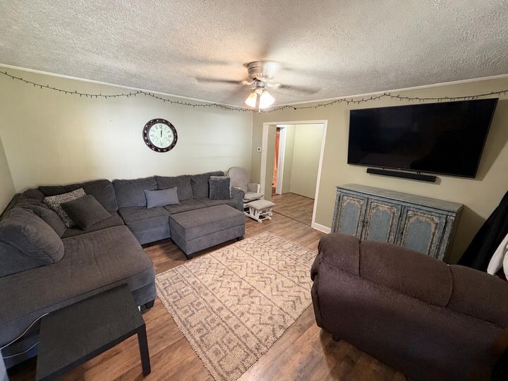 Property Photo:  4913 State Route 121 S  KY 42066 