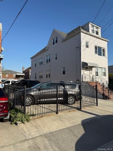 Property Photo: 2710 Lurting Avenue NY 10469