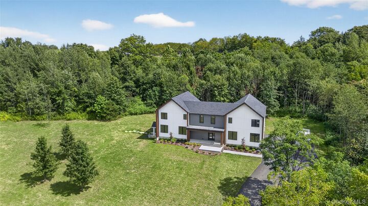 Property Photo:  14 Warwick Isle Boulevard  NY 10969 