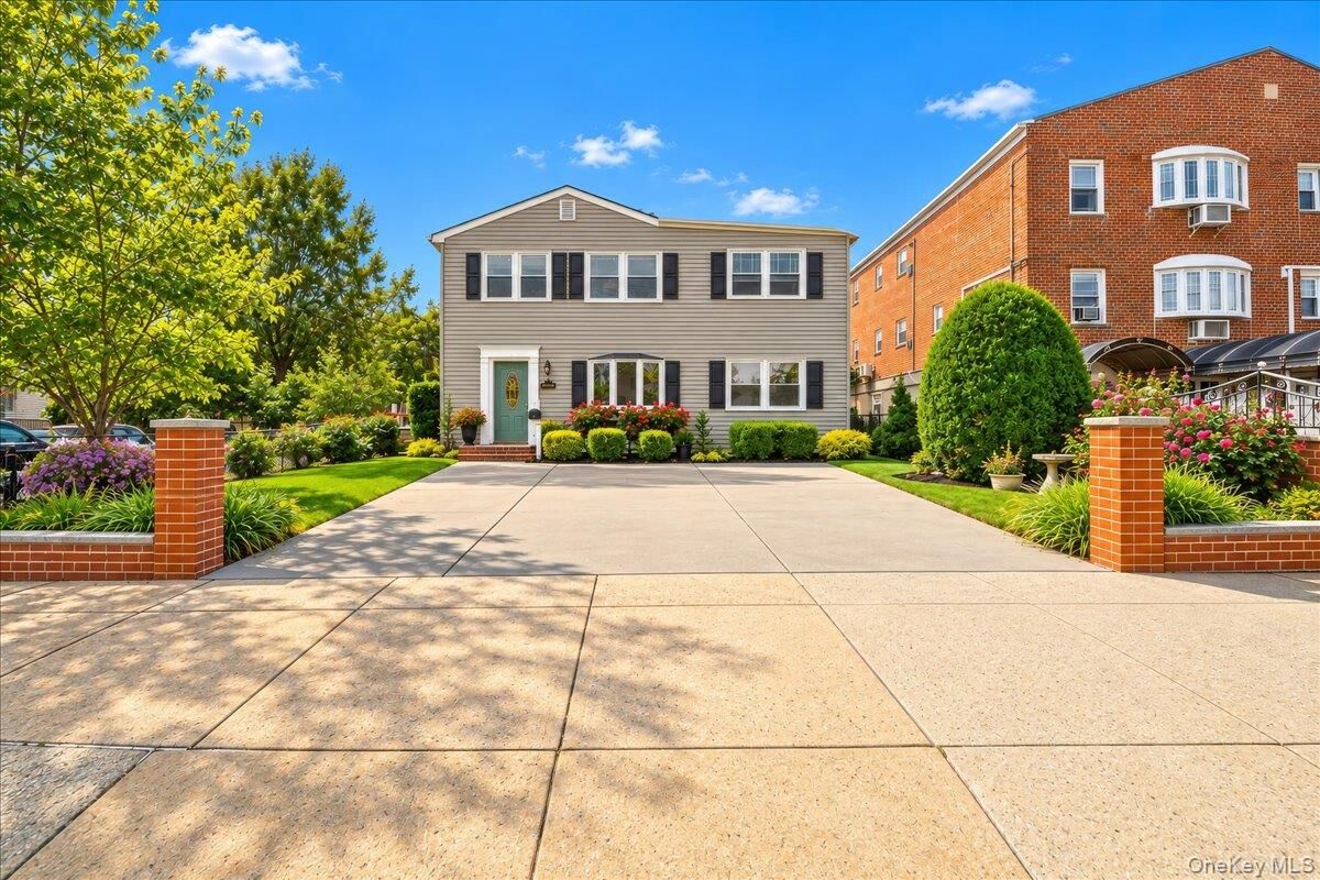 Property Photo: 2653 Harding Avenue NY 10465