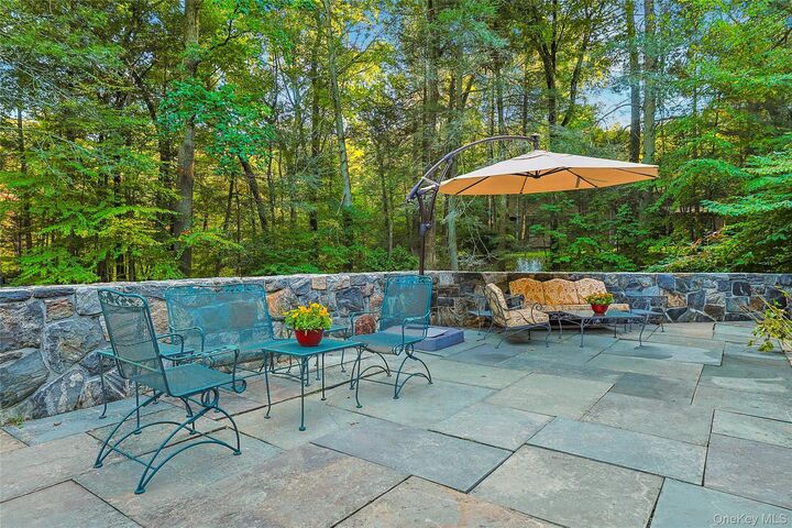 Property Photo: 7 Cabin Ridge Road NY 10514