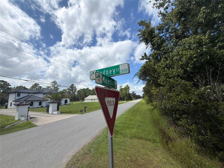 Property Photo:  0 Rodney Ct  FL 32833 