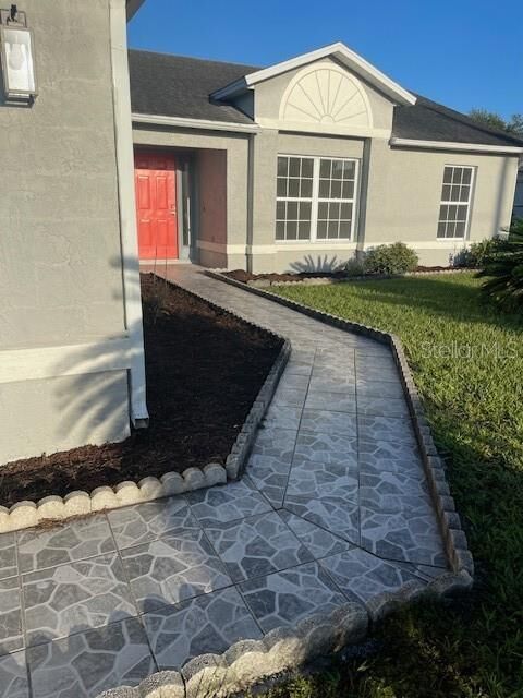 Property Photo:  514 Brentford Court  FL 34758 
