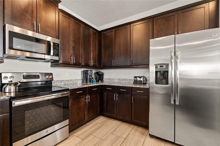 Property Photo: 1113 Castle Pines Court FL 34747