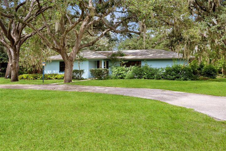 Property Photo: 5273 Turtle Creek Lane FL 34232