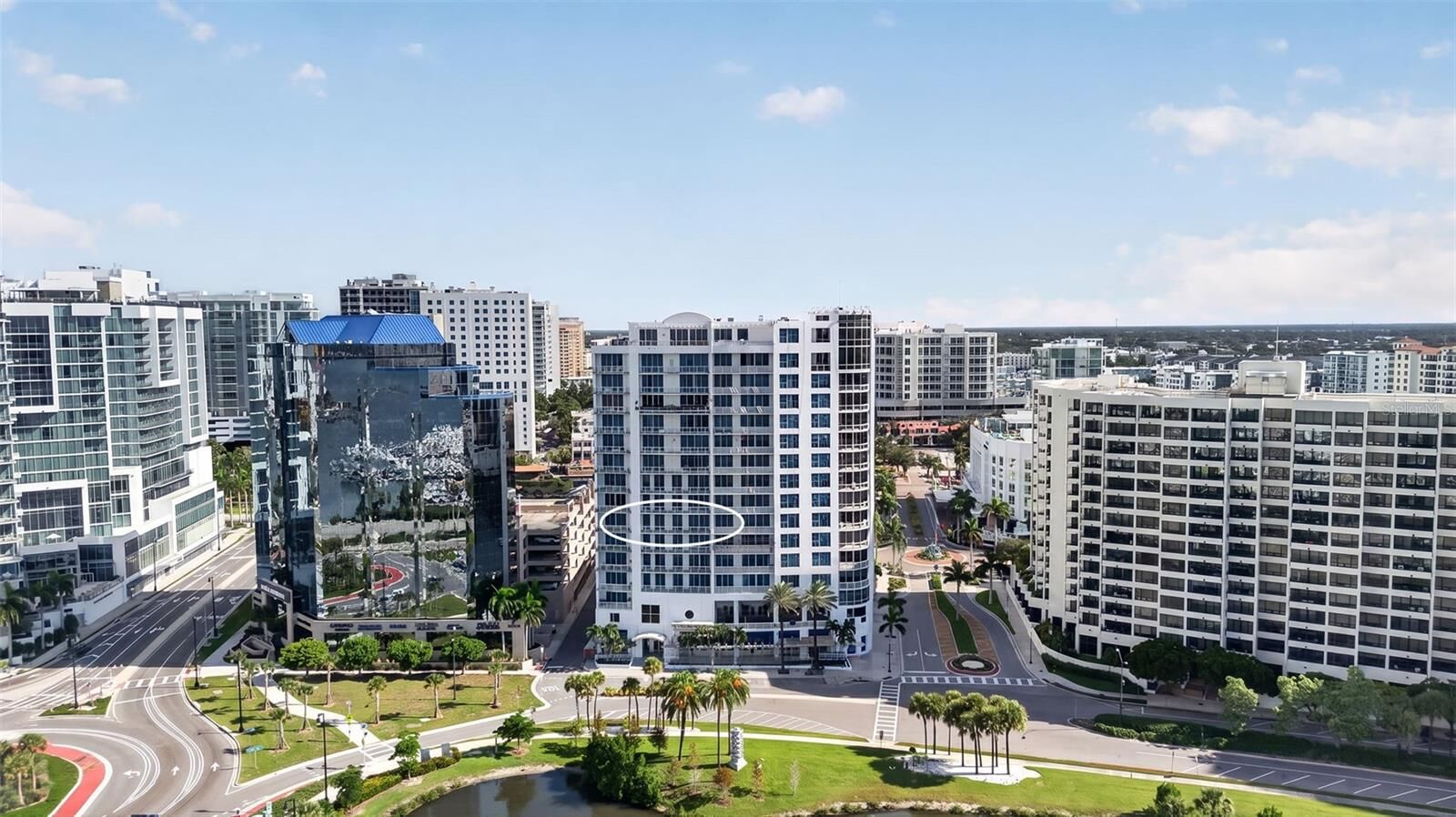 Property Photo:  1233 N Gulfstream Avenue 401  FL 34236 