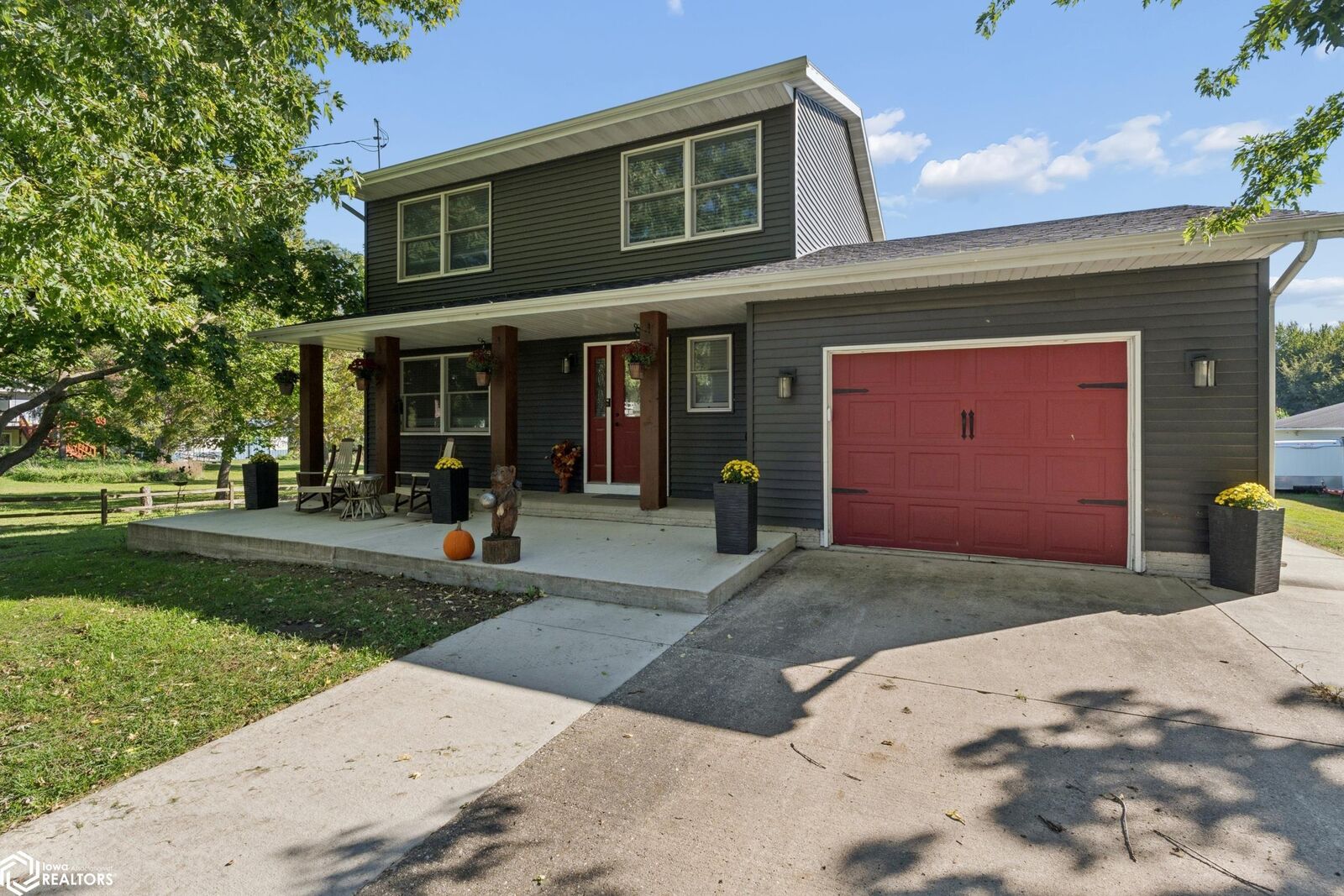 Property Photo:  1403 Broad Street  IA 50464 