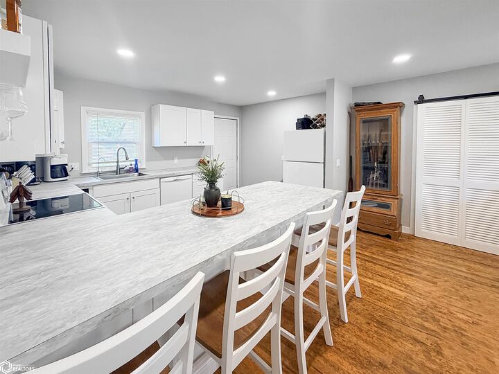 Property Photo: 919 3rd Street NE IA 50441