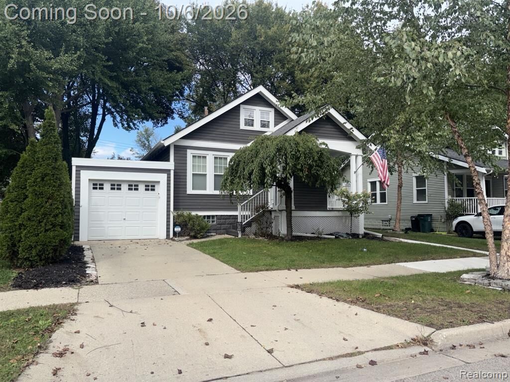 Property Photo:  205 University Street  MI 48220 2860 