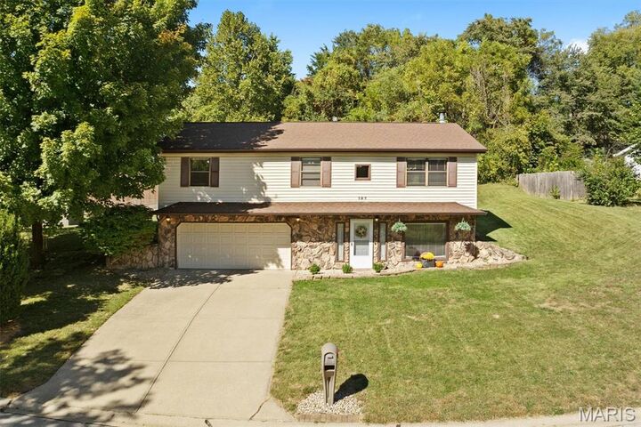 Property Photo:  107 Schiller Drive  IL 62234 