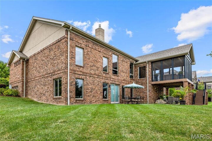 Property Photo: 320 Wythe House Court MO 63141