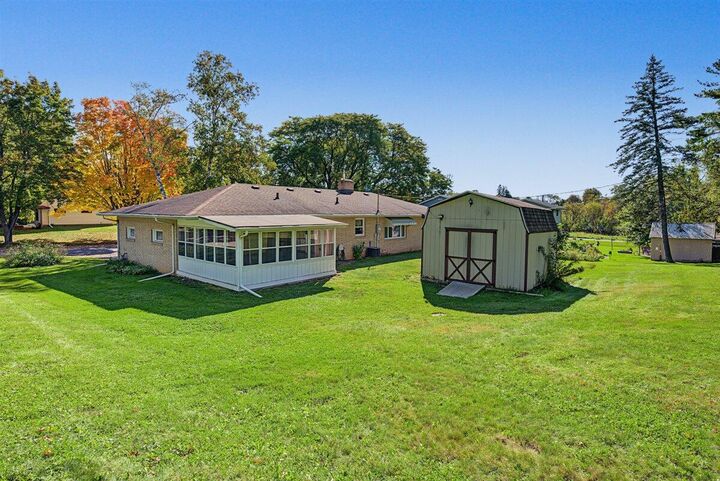 Property Photo: 806 Roosevelet Ave WI 54665