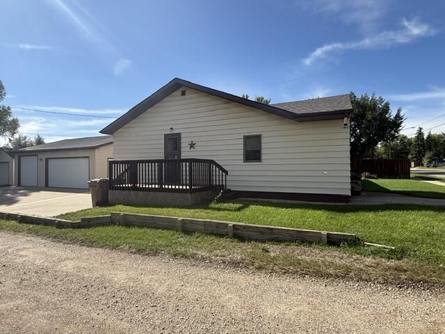 Property Photo:  2215 5th Ave NW  ND 58703 