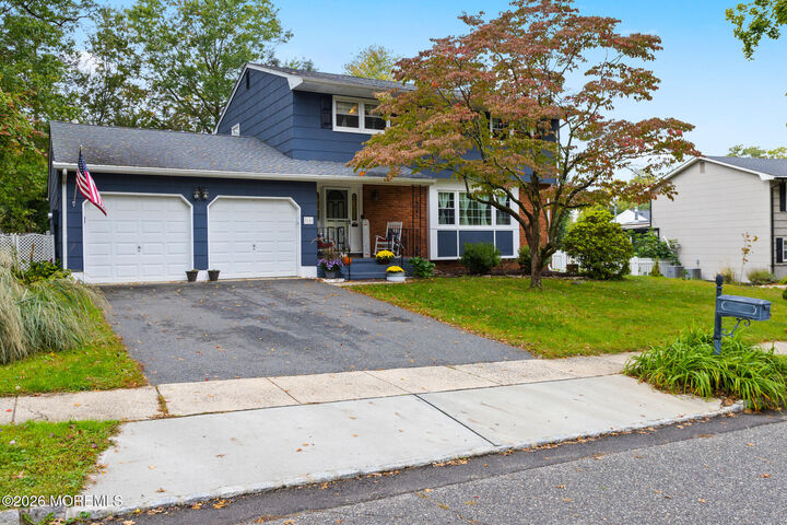 Property Photo:  16 Twain Drive  NJ 08501 