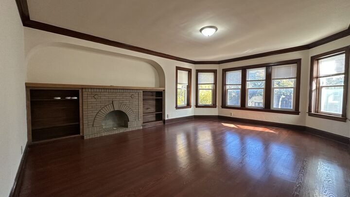 Property Photo: 5530 N Artesian Avenue 2 IL 60625