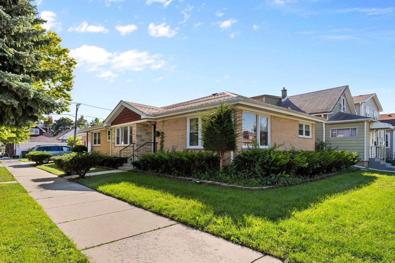 Property Photo:  5701 W Henderson Street  IL 60634 