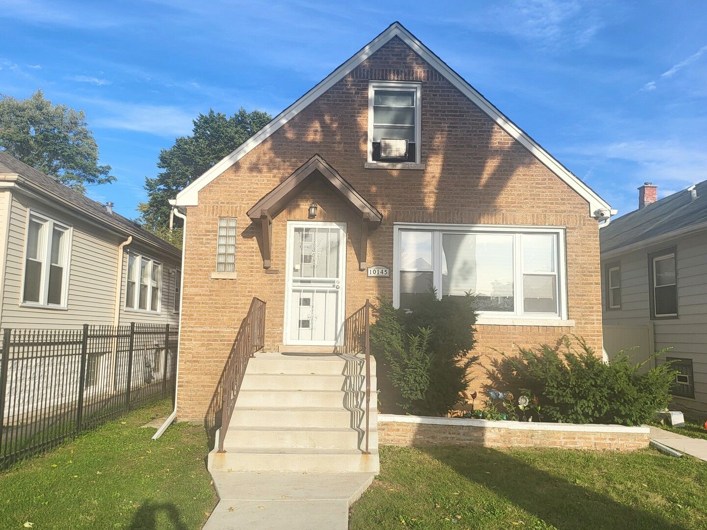 Property Photo:  10145 S Perry Avenue  IL 60628 