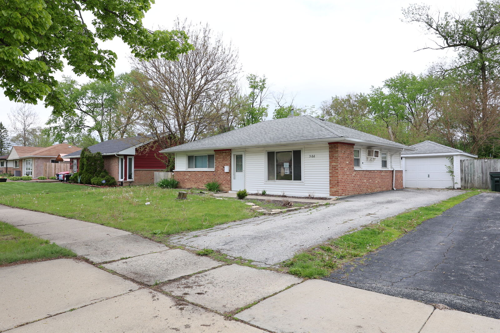 Property Photo: 366 Blackhawk Drive IL 60466