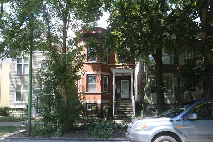 Property Photo:  3446 N Bell Avenue 1  IL 60618 