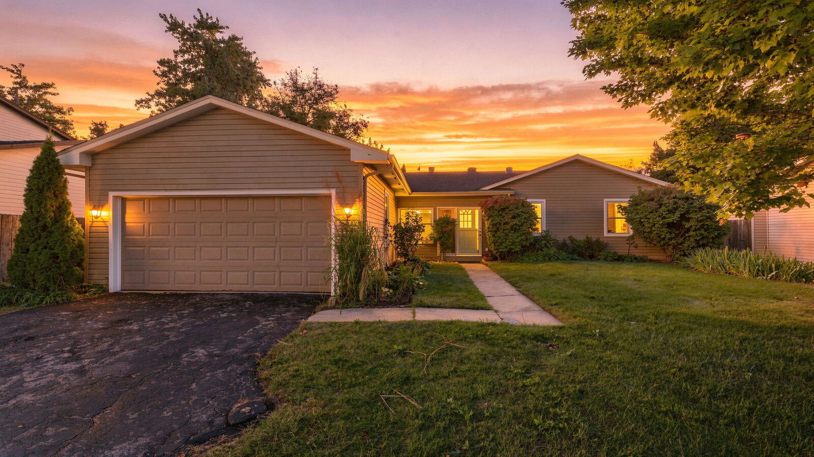 Property Photo:  