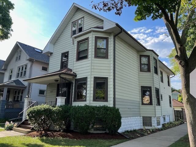 Property Photo:  5059 W Argyle Street  IL 60630 