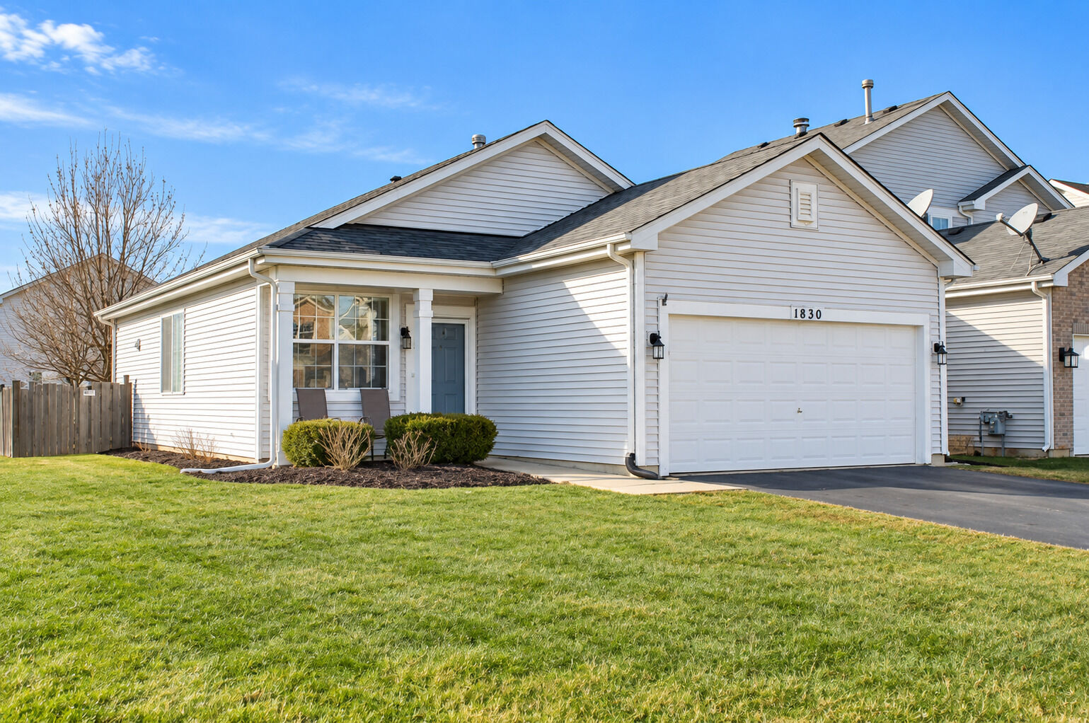 Property Photo: 1830 S Fallbrook Drive 1830 IL 60073