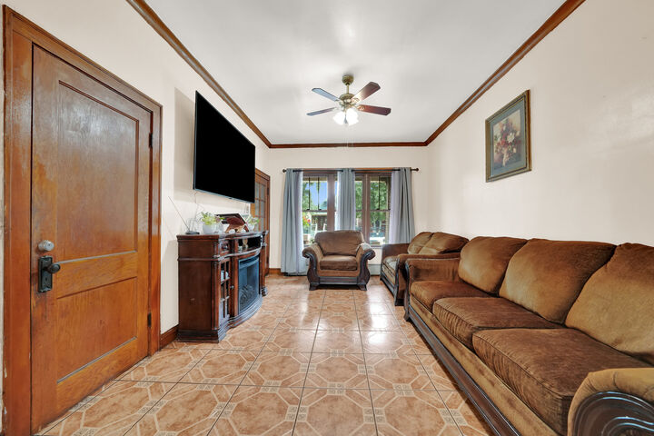 Property Photo:  5216 S Artesian Avenue  IL 60632 
