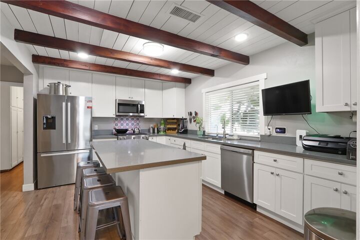 Property Photo:  1220 E Caldwell St  CA 90221 