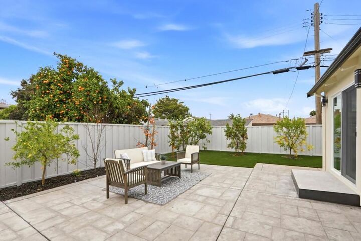 Property Photo:  2121 Francis Avenue  CA 95051 