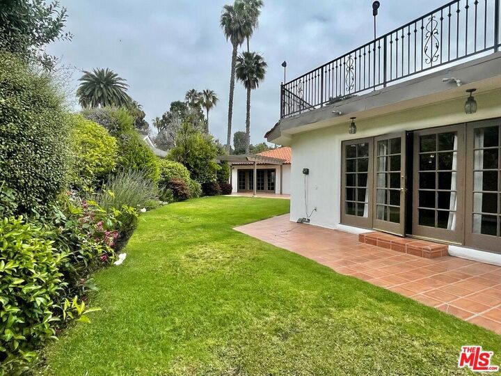 Property Photo: 1441 Allenford Avenue CA 90049
