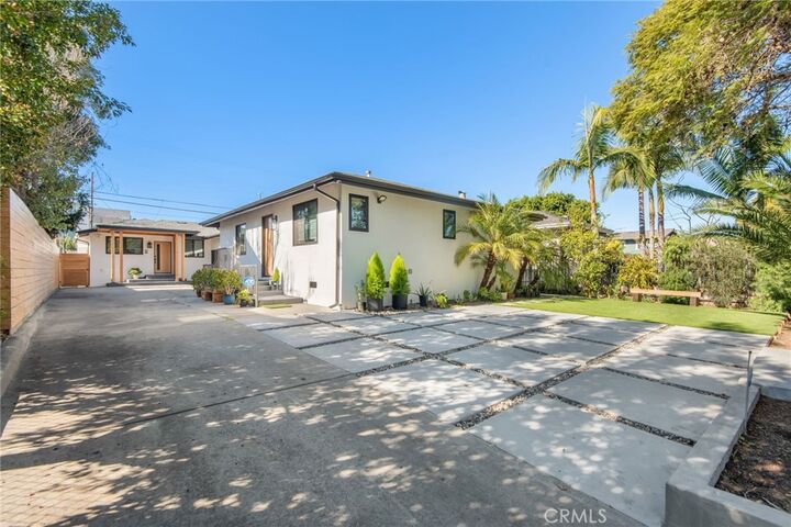 Property Photo:  3007 3009 S Hobart Boulevard  CA 90018 
