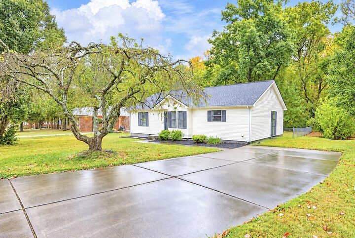 Property Photo:  2041 Phillips St  TN 37091 