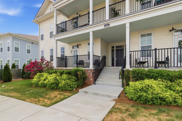 Property Photo:  828 Goswell Dr 101  TN 37135 