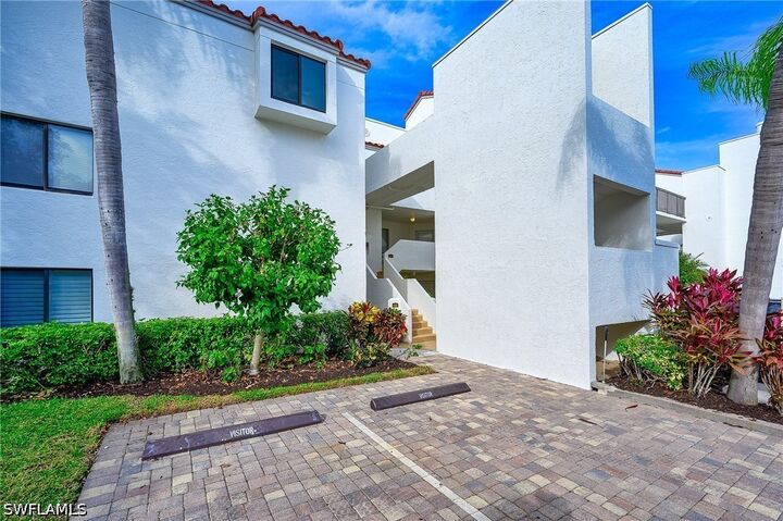 Property Photo: 586 Beachwalk Circle O206 FL 34108