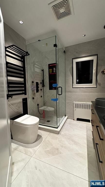 Property Photo:  256 10th Street 2  NJ 07650 