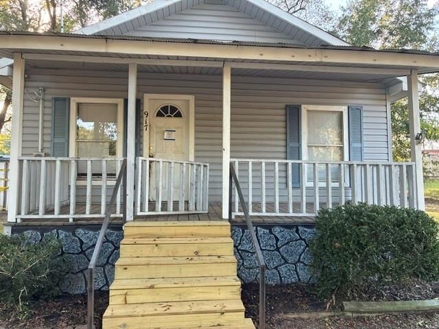 Property Photo:  917 S. Elm Street  LA 71247 