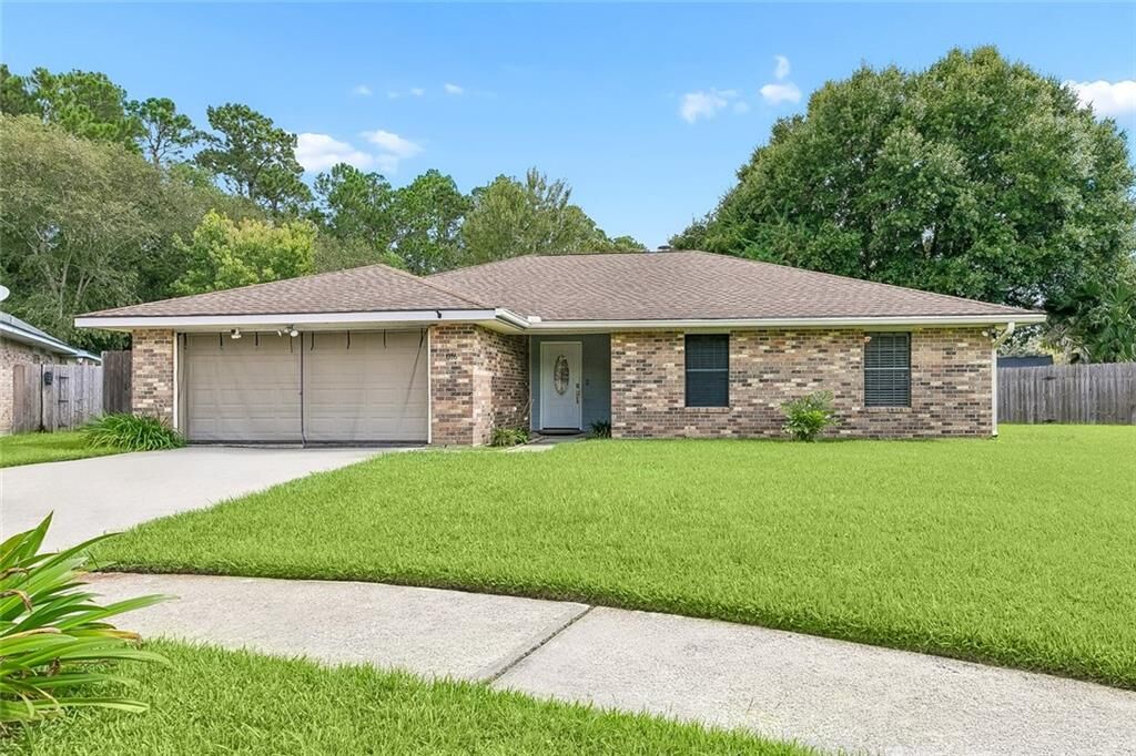 Property Photo:  816 Lake Borgne Court  LA 70461 
