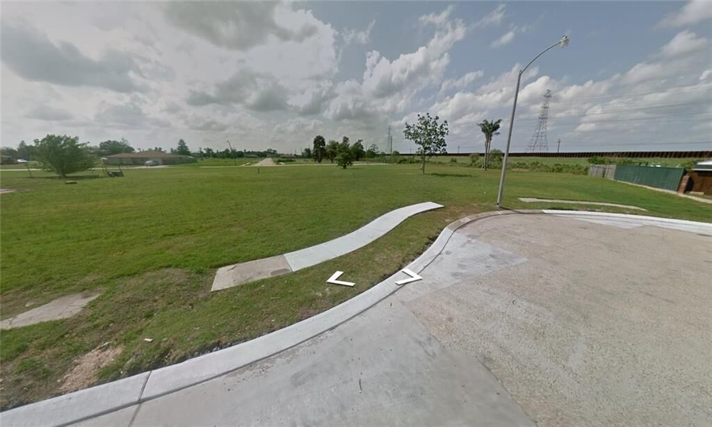 Property Photo: 4020 Hamlet Street LA 70043