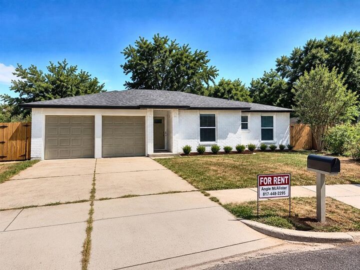 Property Photo:  3709 Clark Court  TX 76015 