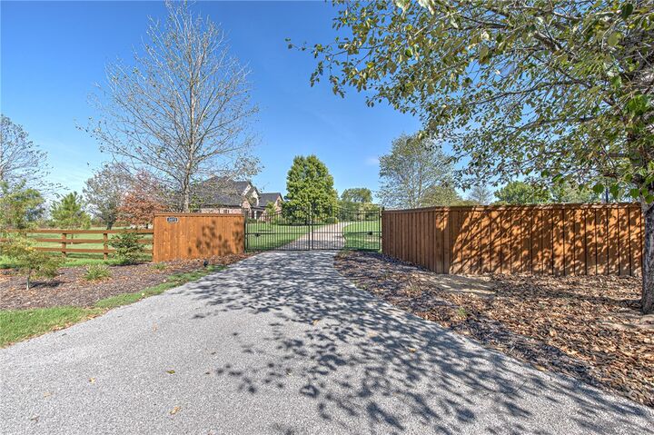 Property Photo:  3072 E Hunters Ridge Road  AR 72764 