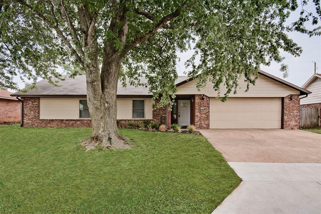 Property Photo:  1703 SE P Street  AR 72712 