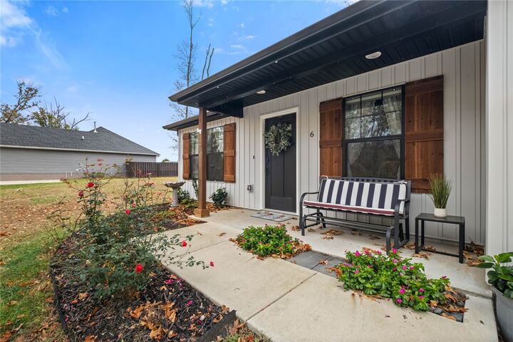 Property Photo:  6 Washington Lane  AR 72715 