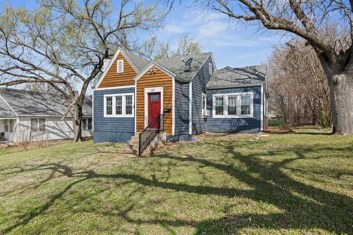 Property Photo:  628 Boulder Street  OK 74058 