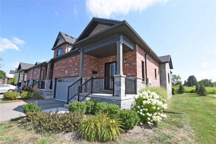 Property Photo:  6 Ironwood Street 71  ON N3Y 4Z6 