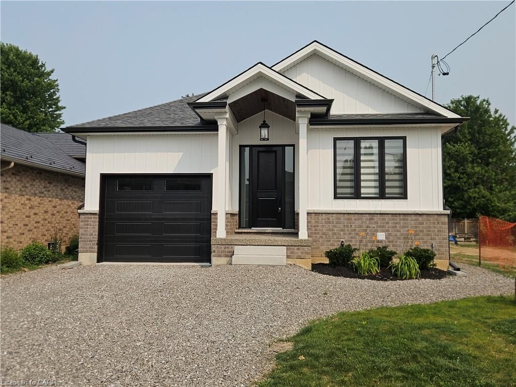 Property Photo:  115 Chesley Street Lower  ON L9C 3V9 