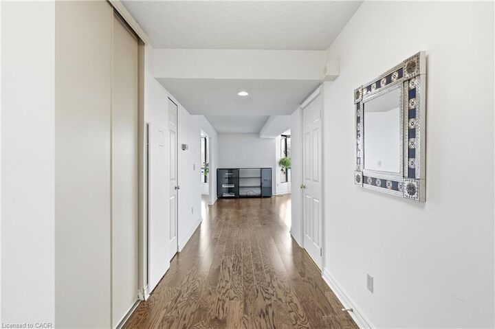Property Photo:  49 Robinson Street 601  ON L8P 1Y7 