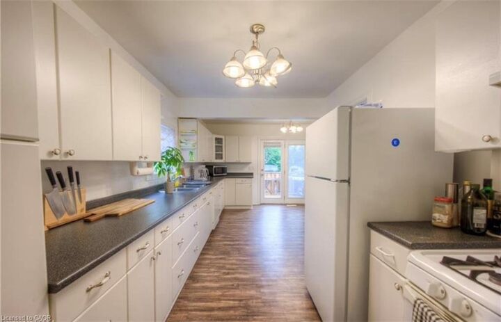 Property Photo:  10 Bruce Street  ON N3R 1E2 