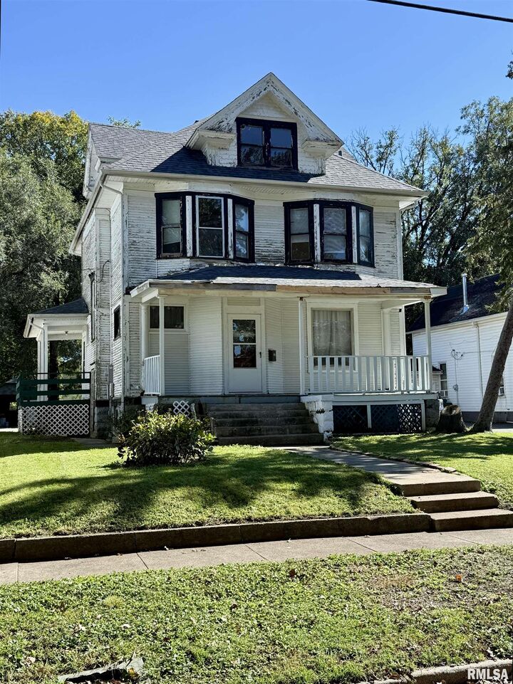 Property Photo:  263 Fulton Street  IL 61401 